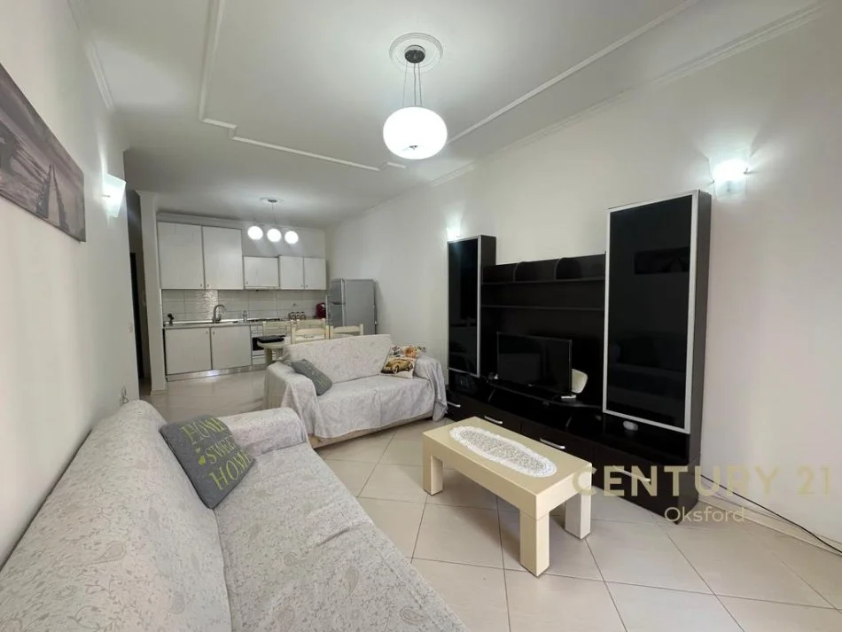 Tirane, jepet me qera apartament 1+1+Ballkon Kati 7, 67 m² 600 € (OKS113956)