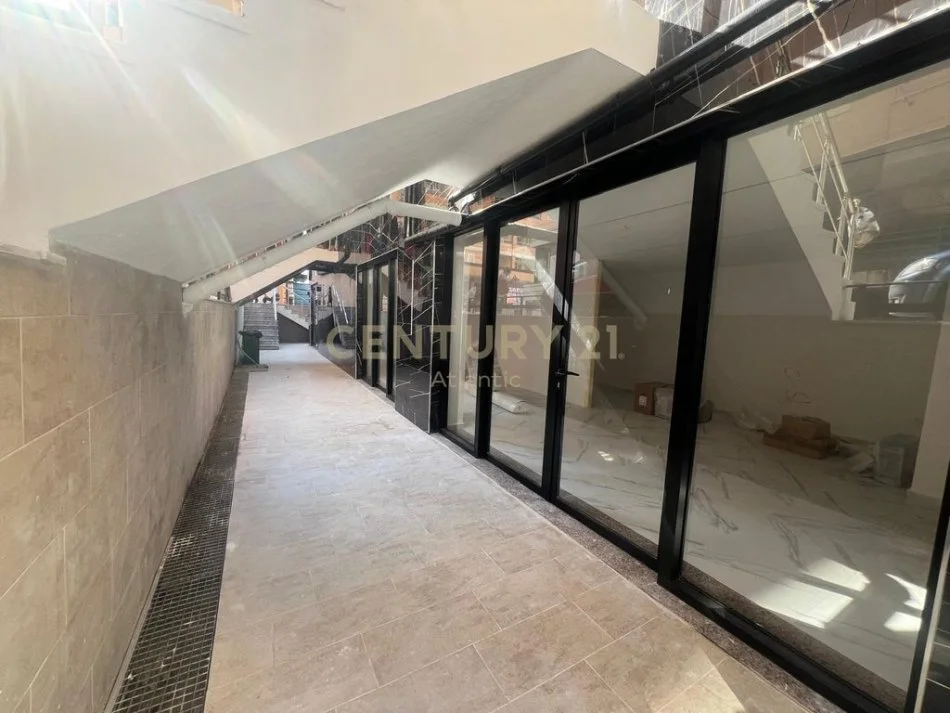 Durres, shitet dyqan Kati 0, 88 m² 155.000 € (PLAZH HEKURUDHA!!)