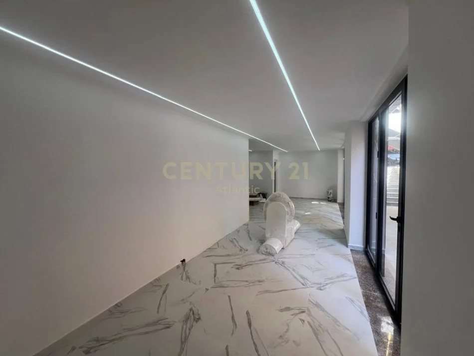 Durres, shitet dyqan Kati 0, 88 m² 155.000 € (PLAZH HEKURUDHA!!)