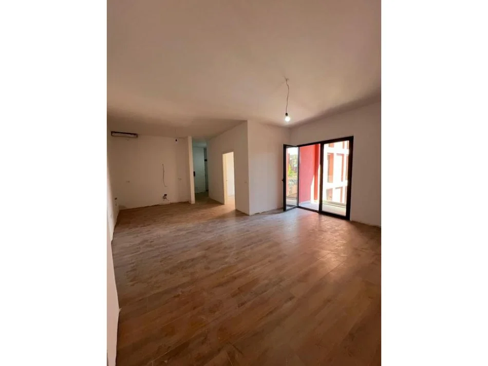 Tirane, shitet apartament 1+1 Kati 3, 80 m² (Rruga e Kavajes)