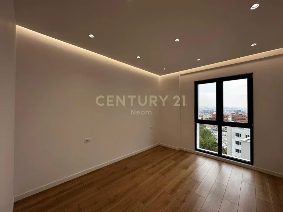 Tirane, jepet me qera apartament 2+1+Aneks+Ballkon Kati 9, 105 m² 860 € (Neom113991)