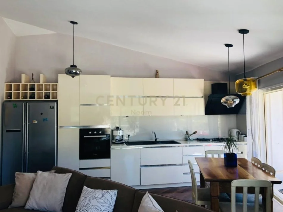 Tirane, jepet me qera apartament 3+1+Aneks+Ballkon Kati 4, 120 m² 850 € (Neom114010)