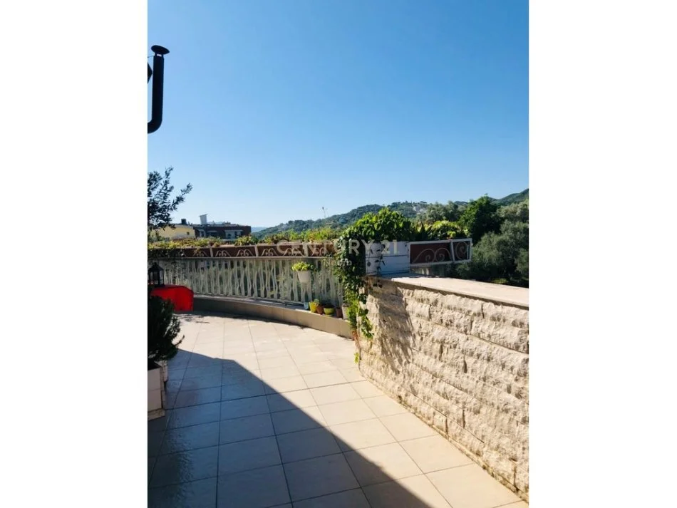 Tirane, jepet me qera apartament 3+1+Aneks+Ballkon Kati 4, 120 m² 850 € (Neom114010)