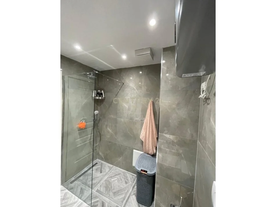 Tirane, jap me qera apartament 2+1+2 , 104 m² 800 € (Liqeni i Thatë)