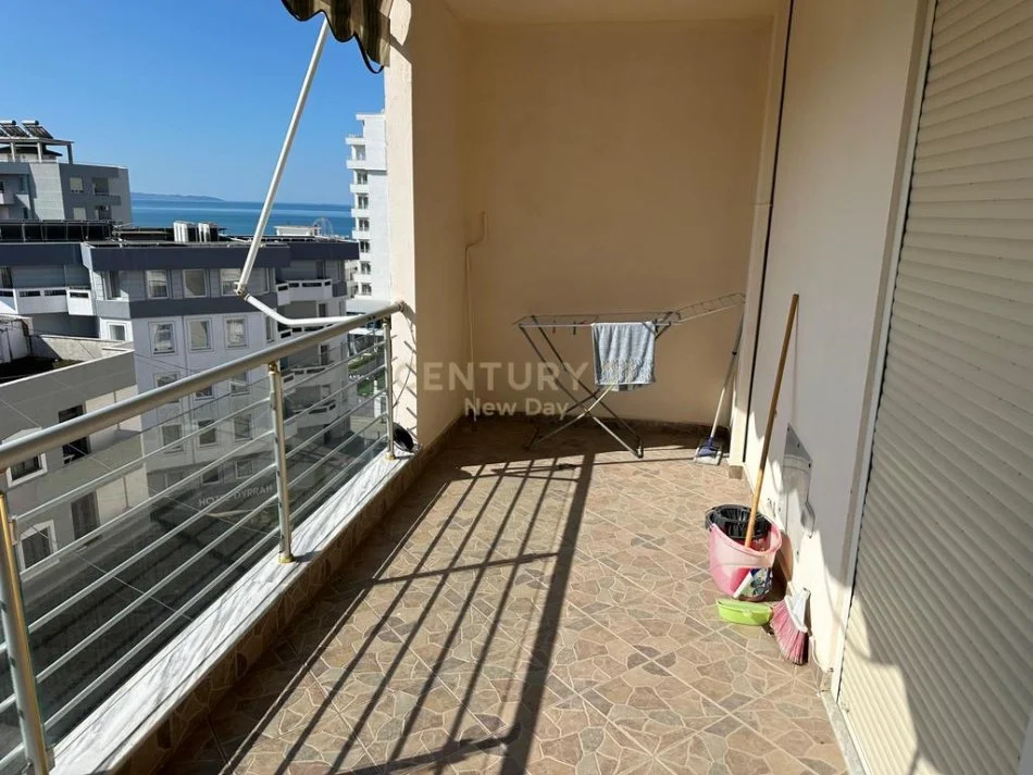 Durres, jepet me qera apartament 1+1+Ballkon Kati 7, 86 m² 350 € (plazh)