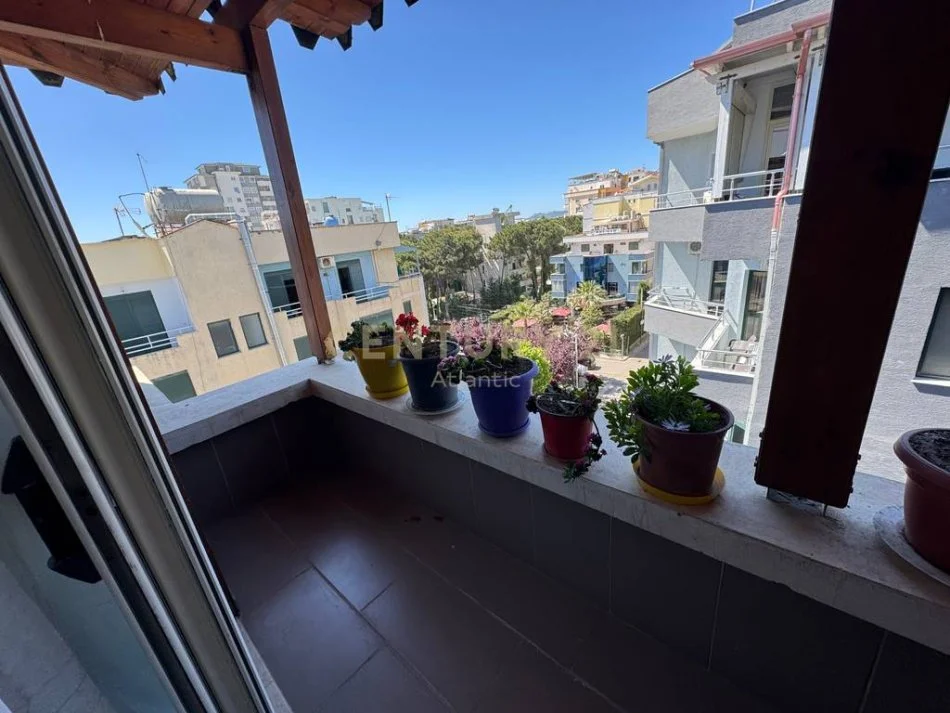 Shqiperi, shitet 1+1+Ballkon Kati 5, 60 m² 75.000 € (SHKEMBI I KAVAJES !)