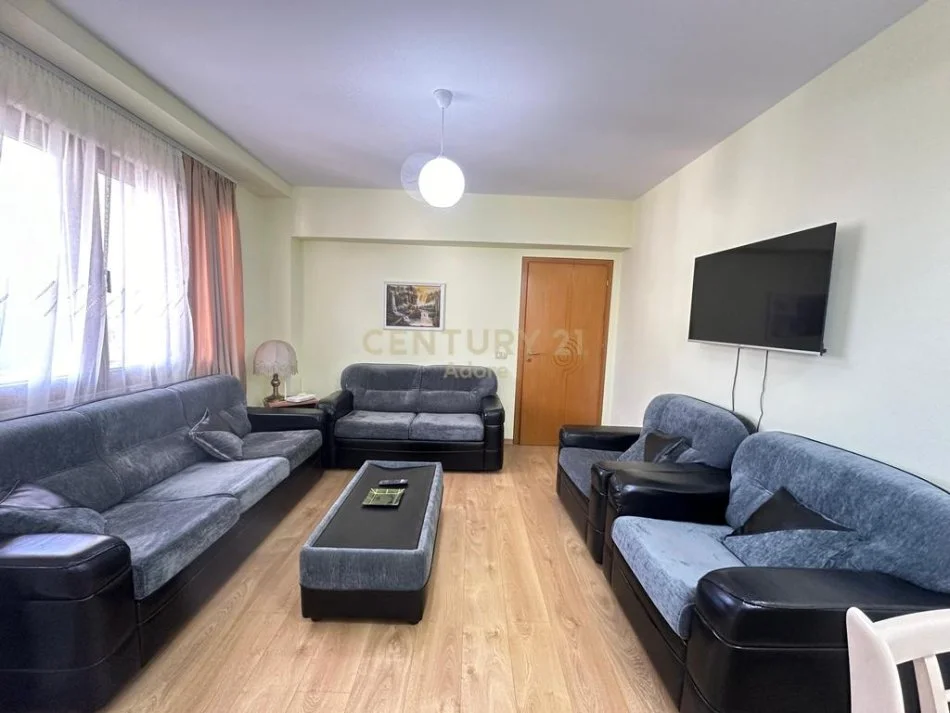 Tirane, jepet me qera apartament 2+1 Kati 6, 80 m² 700 € (9-Kateshet)