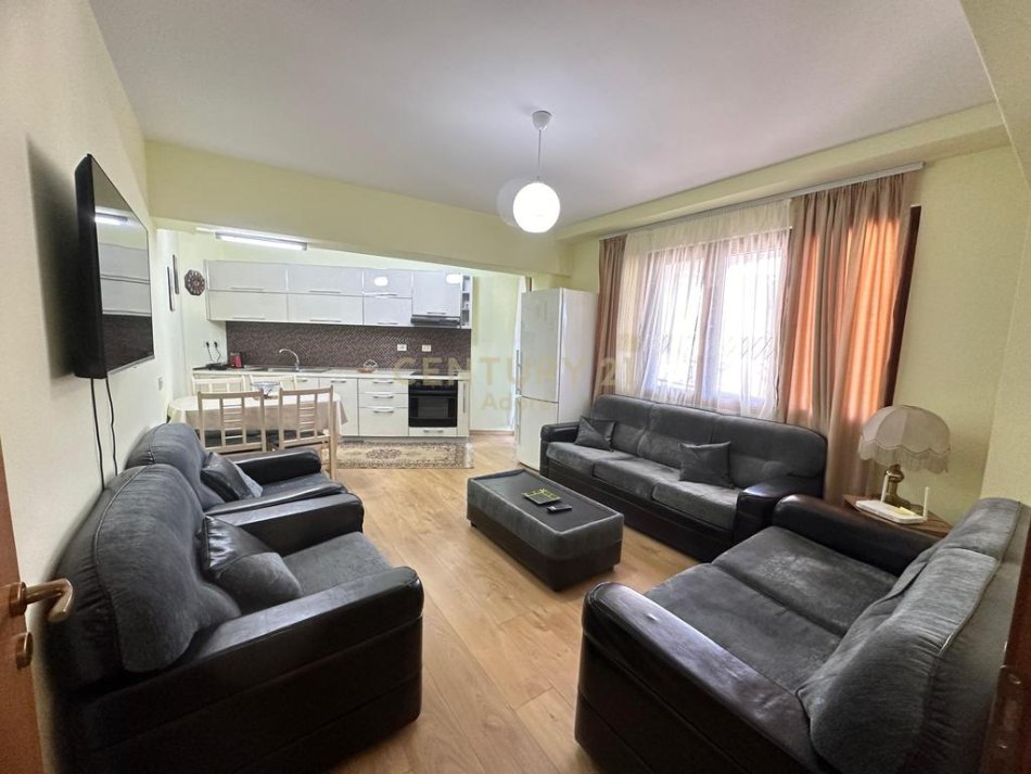 Tirane, jepet me qera apartament 2+1 Kati 6, 80 m² 700 € (9-Kateshet)