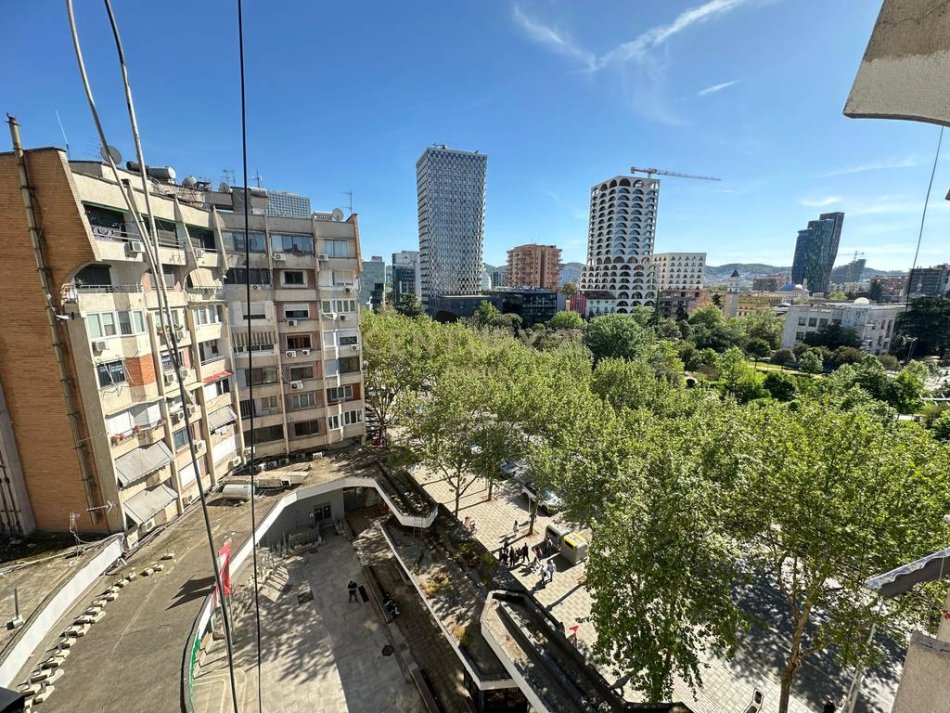 Tirane, jepet me qera apartament 2+1 Kati 6, 80 m² 700 € (9-Kateshet)