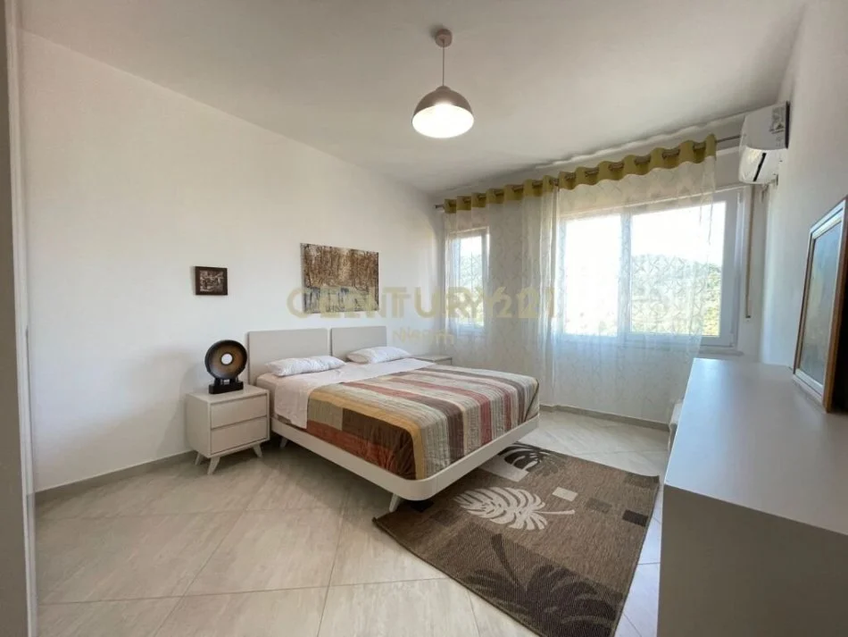 Tirane, jepet me qera apartament 2+1 Kati 4, 115 m² 800 € (Liqeni i Thate)