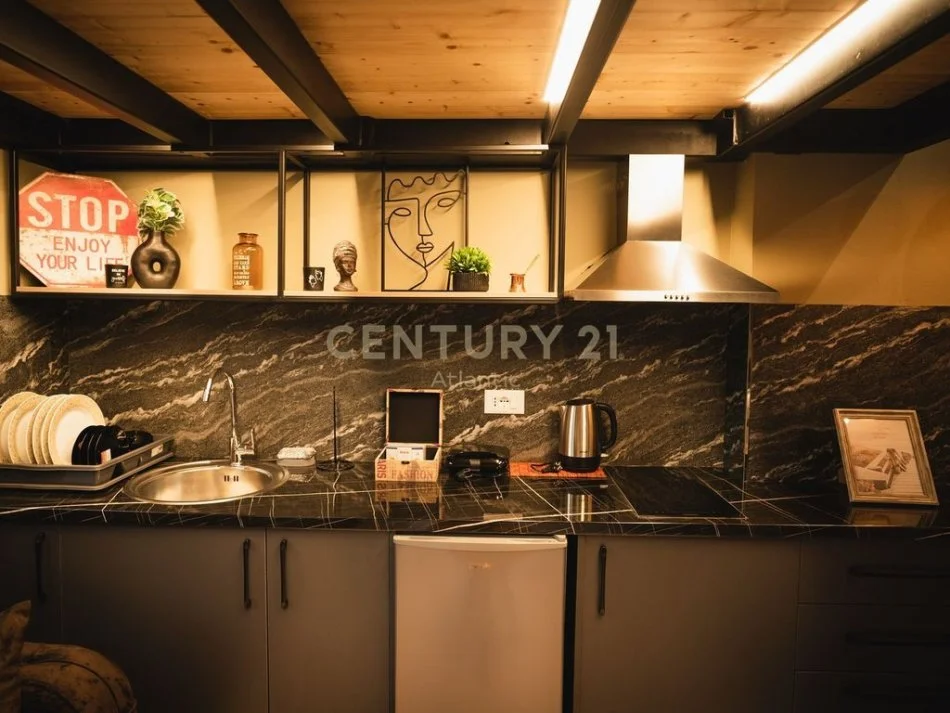 Durres, jepet me qera 1+1 Kati 0, 48 m² 500 € (hyrja e durresit)