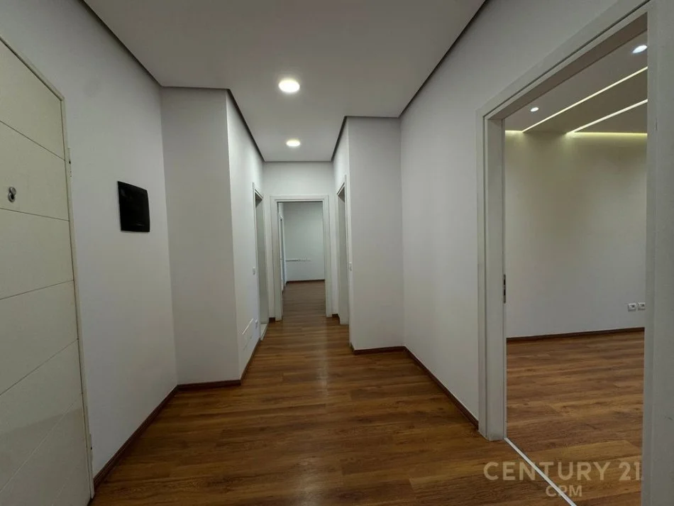 Tirane, shes apartament 3+1+2 , 147 m² 400.000 € (Zogu I Zi)