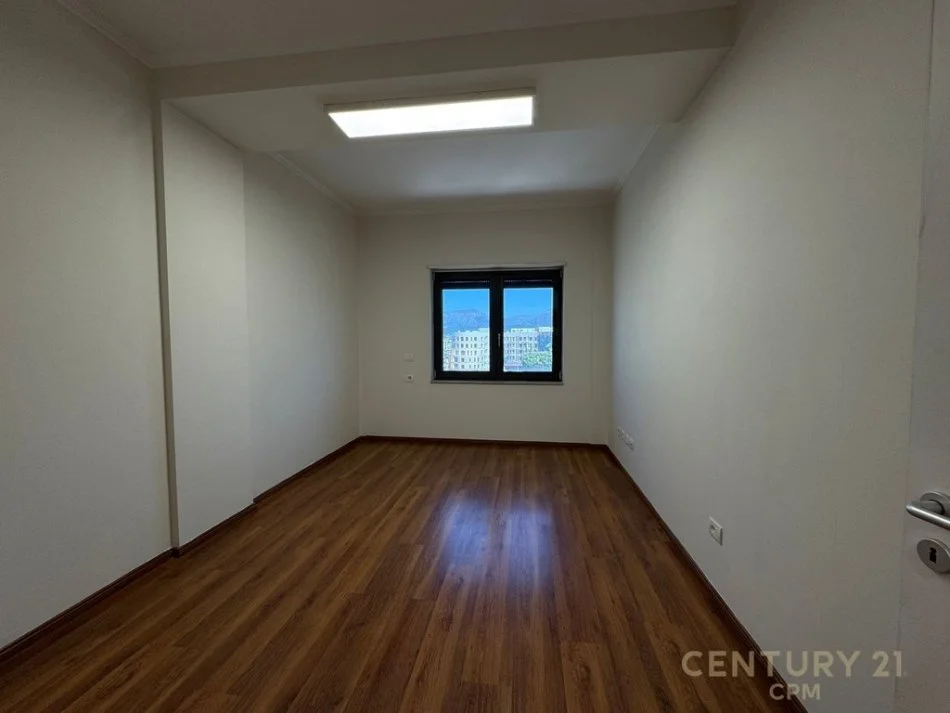 Tirane, shes apartament 3+1+2 , 147 m² 400.000 € (Zogu I Zi)