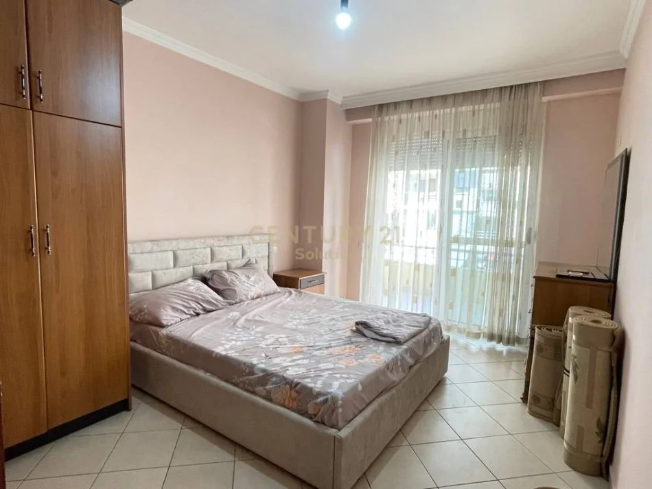 Tirane, jepet me qera apartament 2+1+Ballkon Kati 1, 120 m² 400 € (Sol114071)