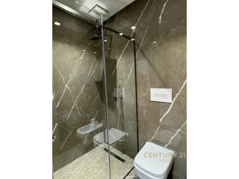 Tirane, shes apartament 2+1+2 , 138 m² 520.000 € (Ish Blloku)