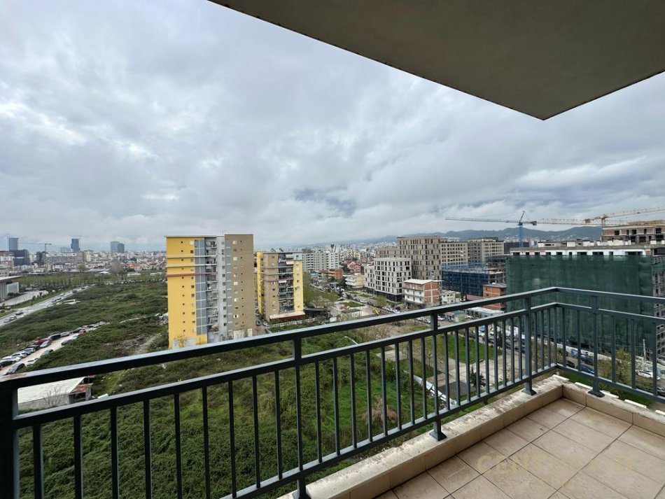 Tirane, jepet me qera apartament 1+1+Ballkon Kati 9, 70 m² 500 € (ish fusha e aviacionit)