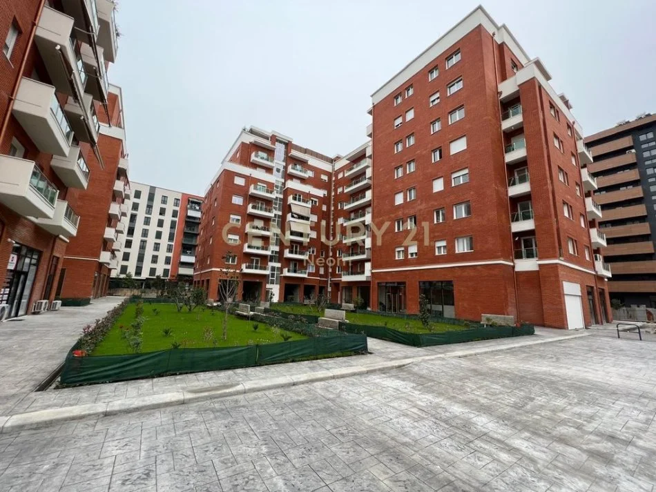Tirane, shes apartament 2+1+POST PARKIMI+Ballkon , 105 m² 210.000 € (Unaza e Re)