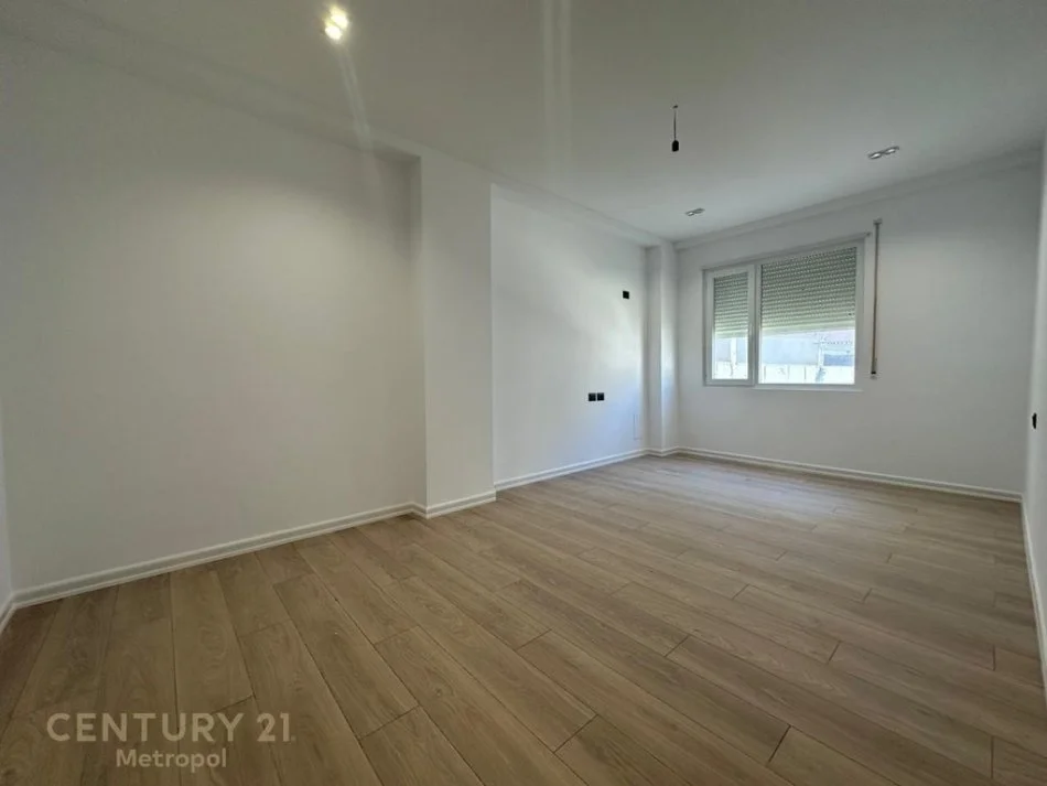 Tirane, shitet apartament 2+1 Kati 3, 109 m² 130.000 € (Rruga Ramazan Gaxherri)