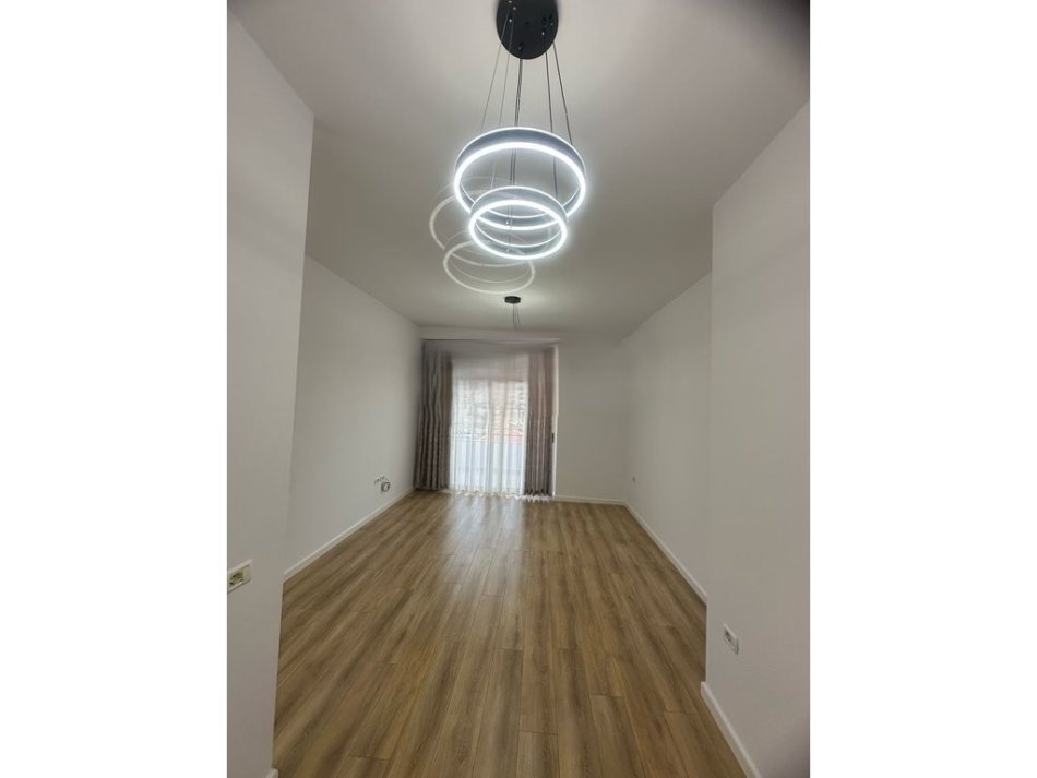 Tirane, shitet apartament 1+1 Kati 5, 65 m² 92.000 € 