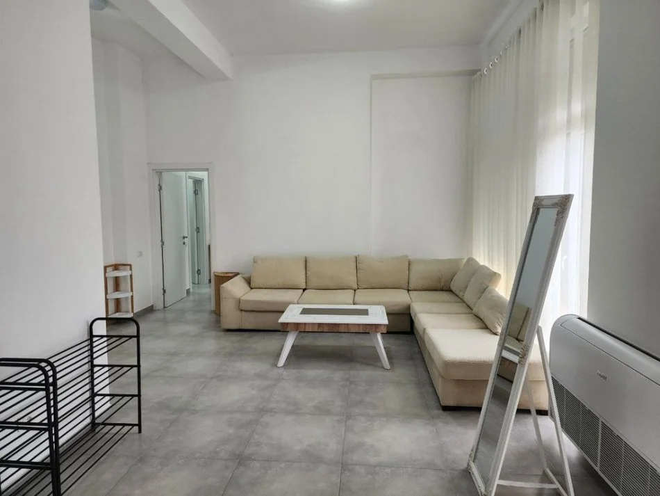 VILE ME PISHINE + 2 POSTE PARKIMI PER QERA TE KODRA E DIELLIT 2!