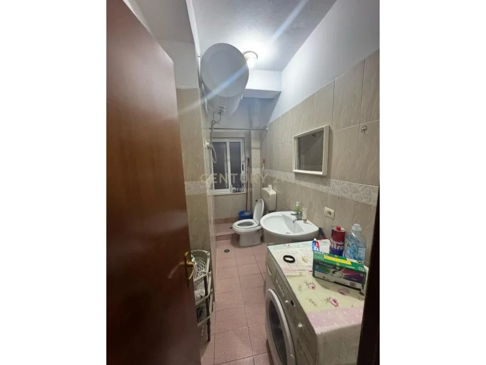 Tirane, shitet apartament 1+1 Kati 2, 62 m² 105.000 € (Porcelan)
