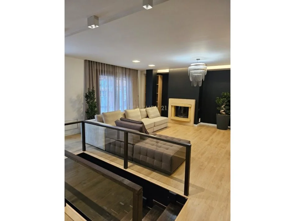 Tirane, shes apartament 4+1+3+Garazh , 565 m² 1.250.000 € (Stadiumi Qemal Stafa, Rruga e Elbasanit)
