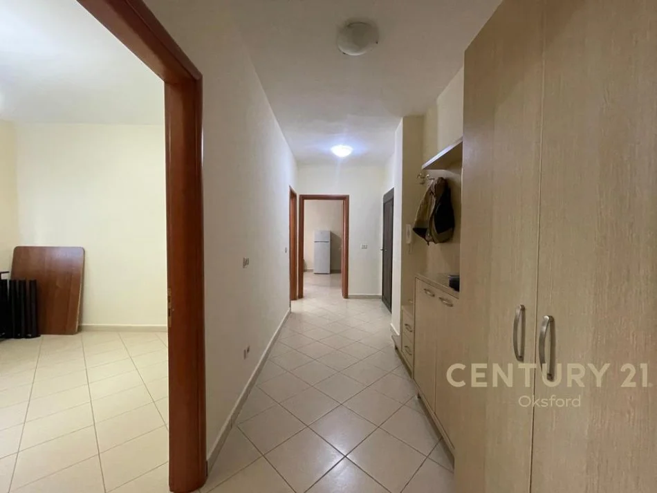 Tirane, jepet me qera apartament 2+1 Kati 3, 88 m² 500 € (OKS114100)