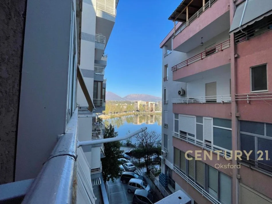 Tirane, jepet me qera apartament 2+1 Kati 3, 88 m² 500 € (OKS114100)