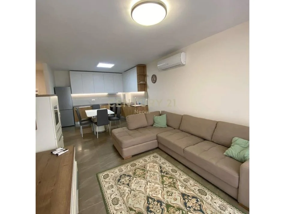 Tirane, jepet me qera apartament 3+1+Aneks+Ballkon Kati 6, 129 m² 700 € (Neom114114)