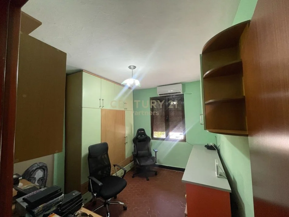 Tirane, jepet me qera apartament 2+1 Kati 3, 80 m² 700 € (partners114117)