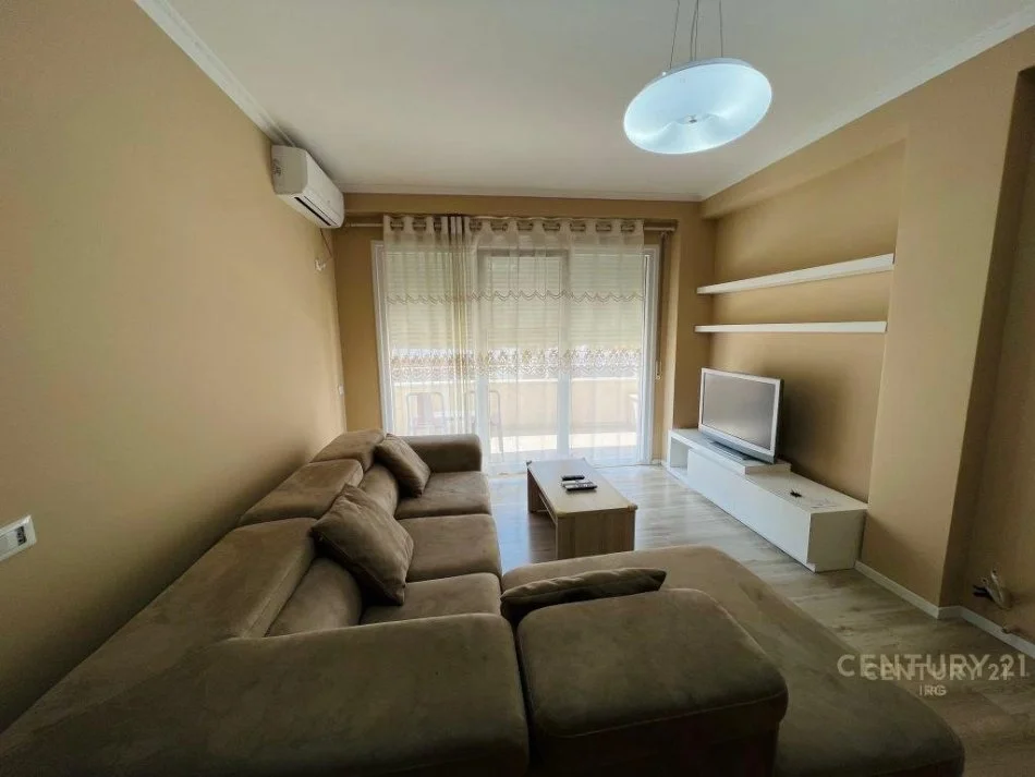 Tirane, jap me qera apartament 2+1 , 110 m² 650 € (Kopshti Botanik Zoologjik)