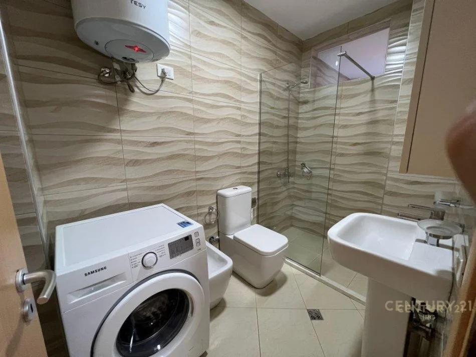 Tirane, jap me qera apartament 2+1 , 110 m² 650 € (Kopshti Botanik Zoologjik)