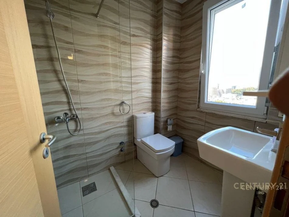 Tirane, jap me qera apartament 2+1 , 110 m² 650 € (Kopshti Botanik Zoologjik)