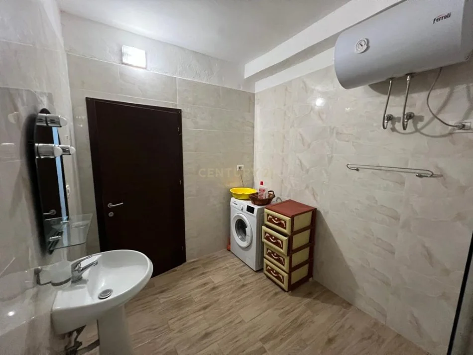 Tirane, jepet me qera apartament 1+1 Kati 2, 80 m² 600 € 
