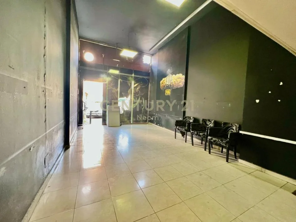 Tirane, shitet dyqan Kati 0, 65 m² 149.000 € (Neom114130)