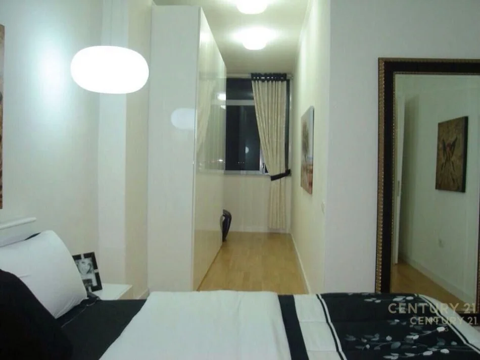 Tirane, jepet me qera apartament 1+1 Kati 3, 68 m² 670 € (IRG114137)
