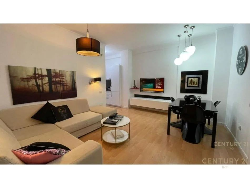 Tirane, jepet me qera apartament 1+1 Kati 3, 68 m² 670 € (IRG114137)