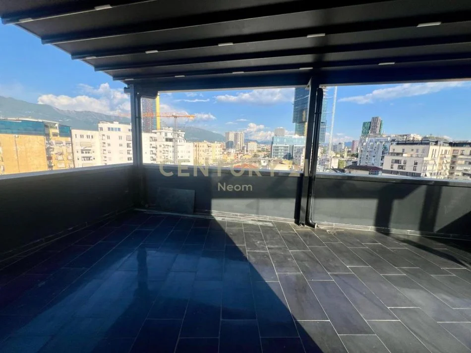 Tirane, jepet me qera apartament+verande | Penthouse 3+1+Aneks+Ballkon Kati 8, 400 m² 3.500 € (Neom114207)