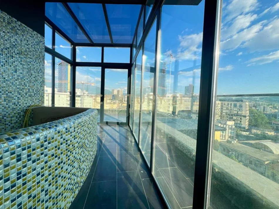 Tirane, jepet me qera apartament+verande | Penthouse 3+1+Aneks+Ballkon Kati 8, 400 m² 3.500 € (Neom114207)
