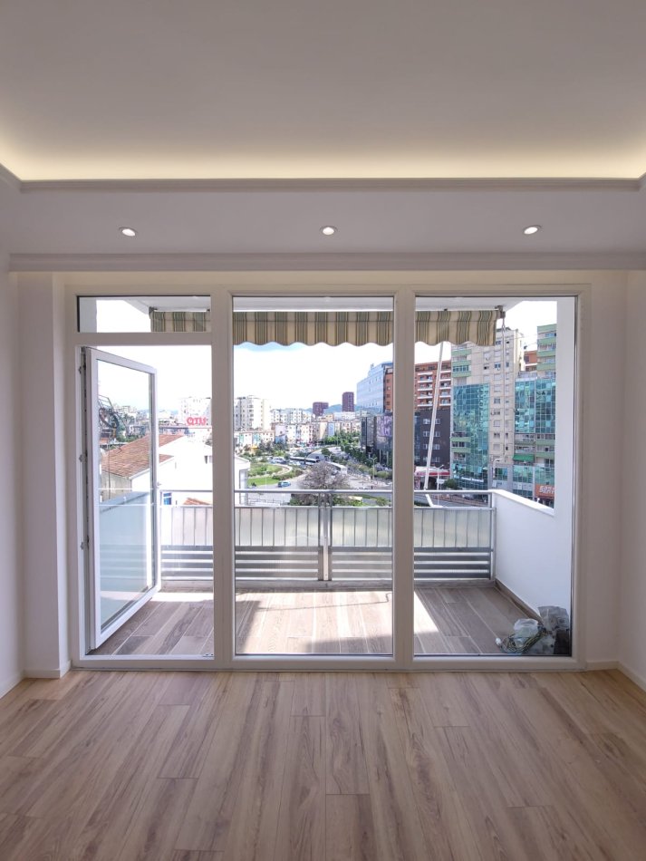 Tirane, shes 2+1+Ballkon Kati 7, 94 m² 210.000 € (zogu i zi)