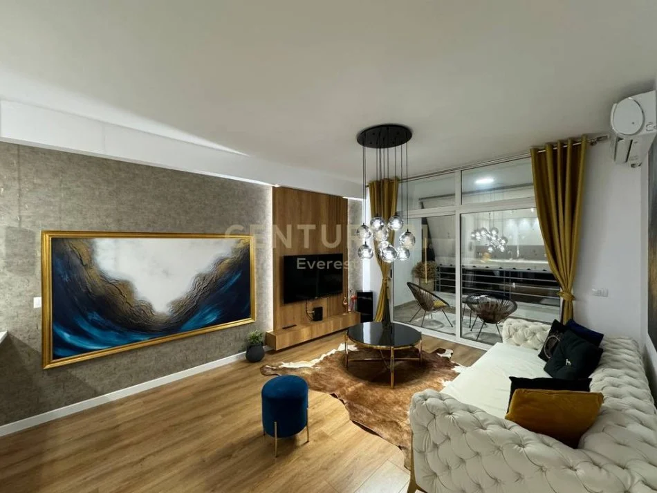 Tirane, jepet me qera apartament 2+1 Kati 6, 110 m² 900 € (Komuna e Parisit)