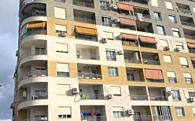 Tirane, shitet apartament 3+1+BLK Kati 1, 125 m² 165.000 Euro (Rruga Karl Gega Ish Stacioni Trenit)