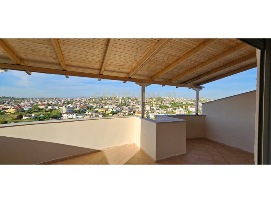 Durres, jepet me qera 2+1 Kati 7, 115 m² 450 € (Plazh Iliria)