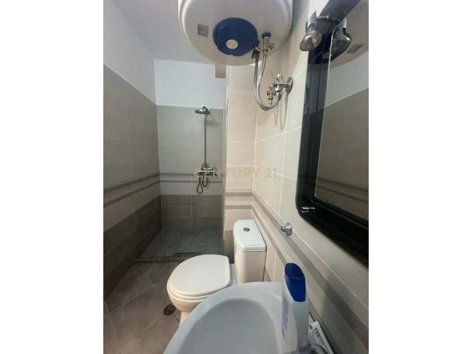 Durres Plazh, jepet me qera apartament 1+1 Kati 10, 65 m² 400 € (Plazh Rrota kuqe)