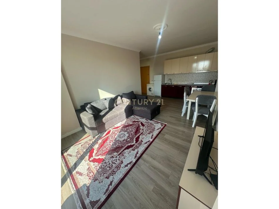 Durres Plazh, jepet me qera apartament 1+1 Kati 10, 65 m² 400 € (Plazh Rrota kuqe)