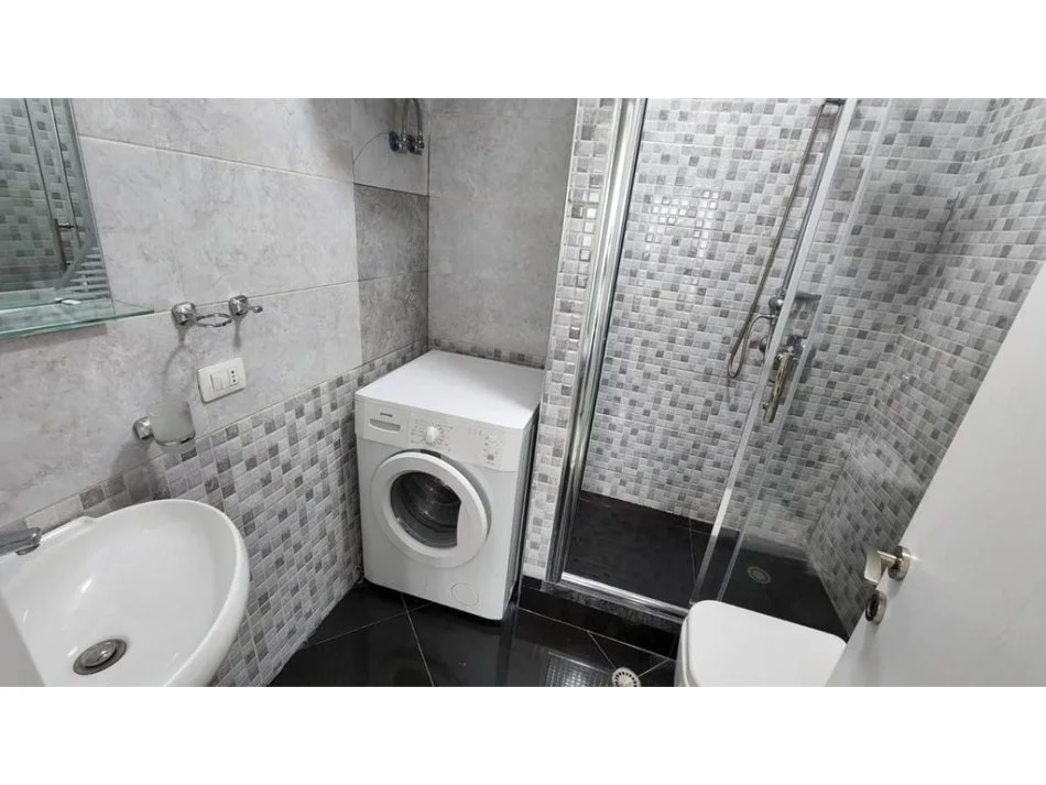 Tirane, jepet me qera apartament 2+1 Kati 5, 90 m² 650 € (Shkolla e Baletit)