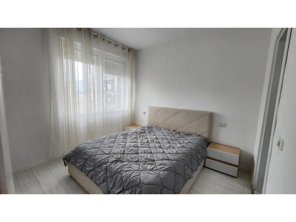 Tirane, jepet me qera apartament 2+1 Kati 5, 90 m² 650 € (Shkolla e Baletit)