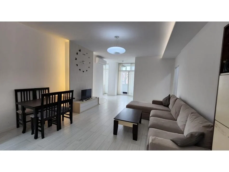 Tirane, jepet me qera apartament 2+1 Kati 5, 90 m² 650 € (Shkolla e Baletit)