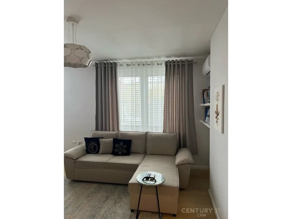 Tirane, jepet me qera apartament 1+1 Kati 5, 60 m² 500 € (Rruga Bardhyl)