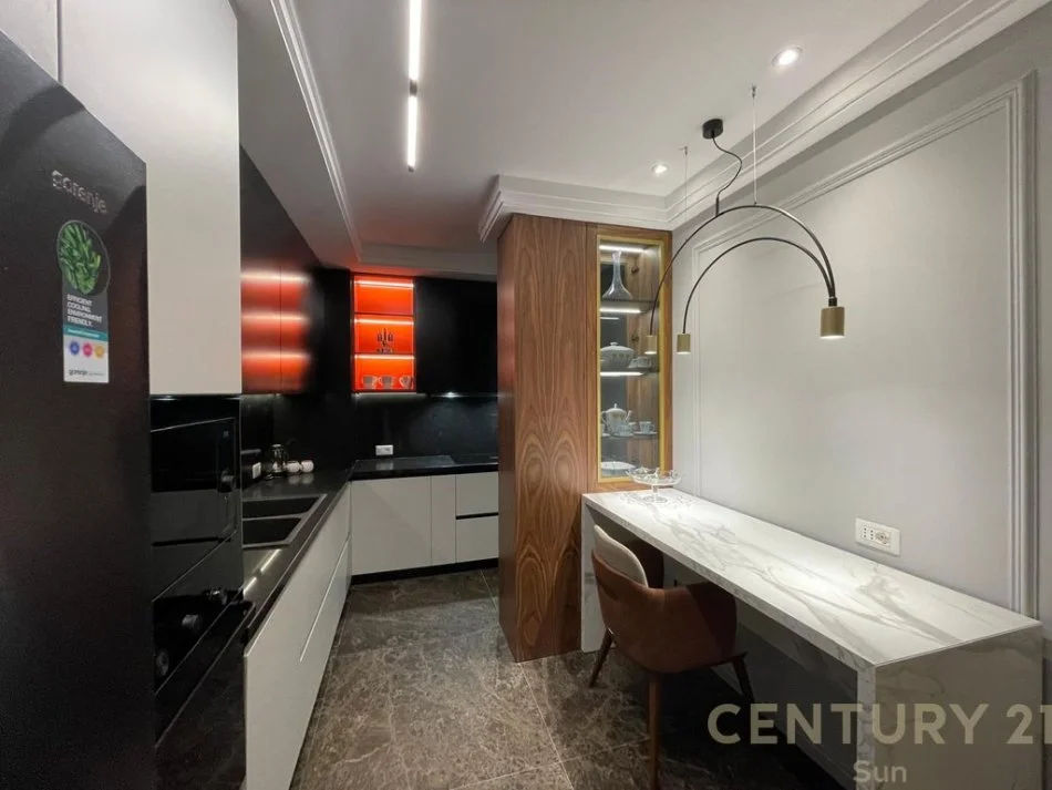 Tirane, jap me qera apartament 2+1+2 , 163 m² 1.750 € (Kopshti Botanik Zoologjik)